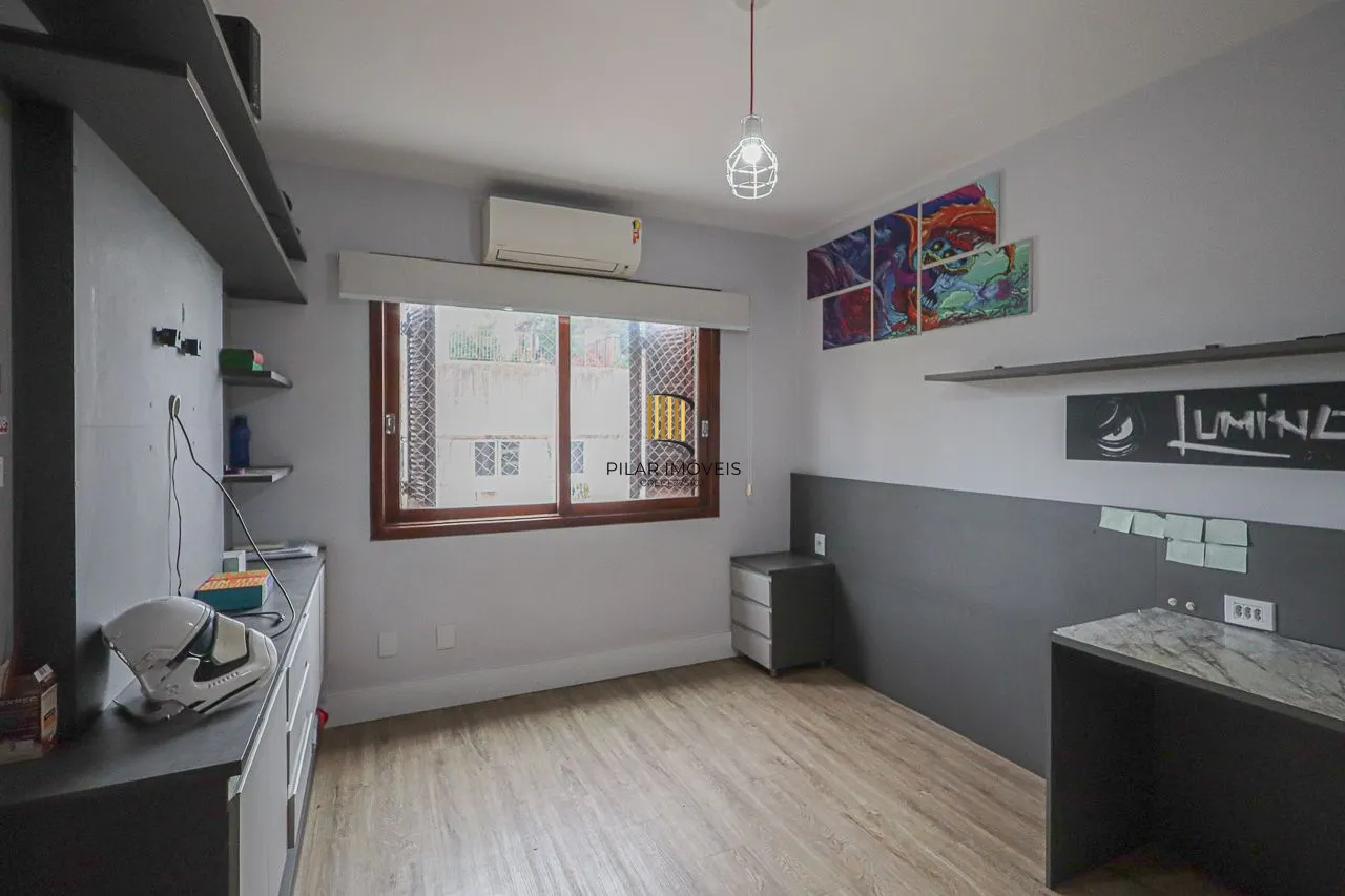 Apartamento cobertura de 03 dormitórios com opção de 05, 03 garagens. Bairro Higienópolis