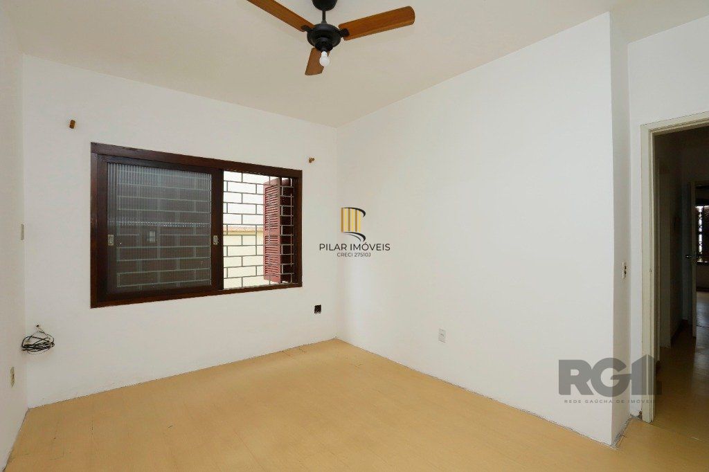 Casa 5 dormitórios no bairro Partenon