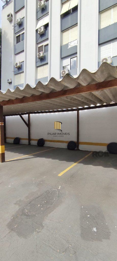 Cobertura no Bairro Petrópolis, 3 dorm., 1 suíte, 2 vagas.
