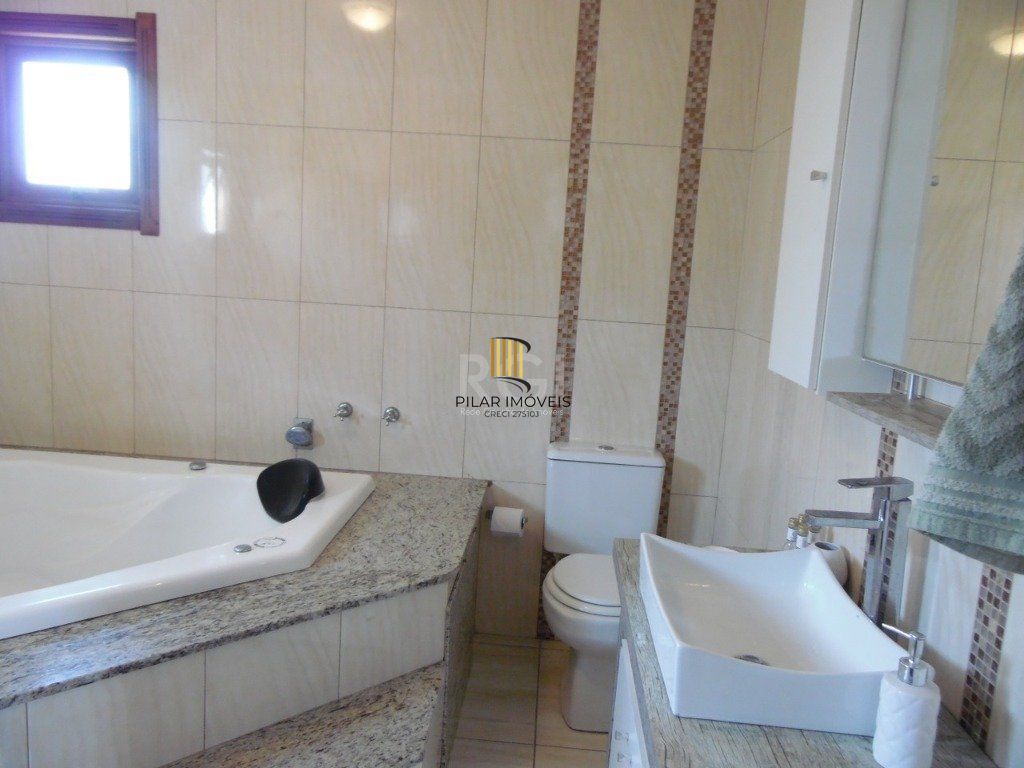 Casa para Venda - 410m², 5 dormitórios, sendo 5 suites, 5 vagas - Centro