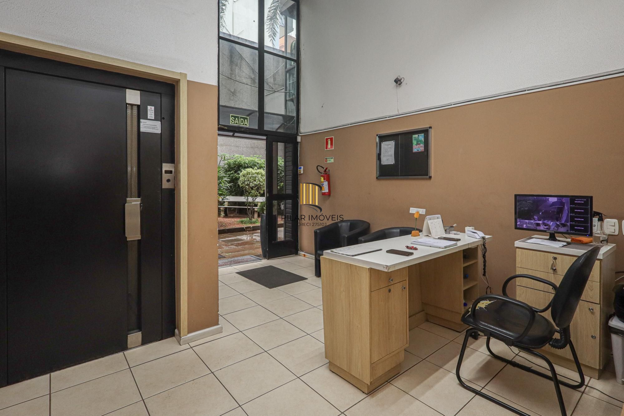 Sala comercial - com portaria / recepção e elevador semimobiliado