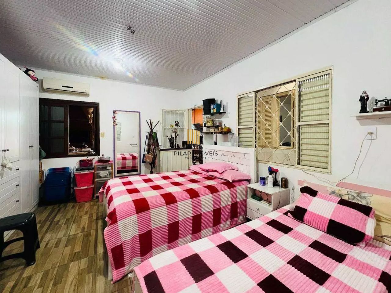 Casa com churrasqueira / Piscina