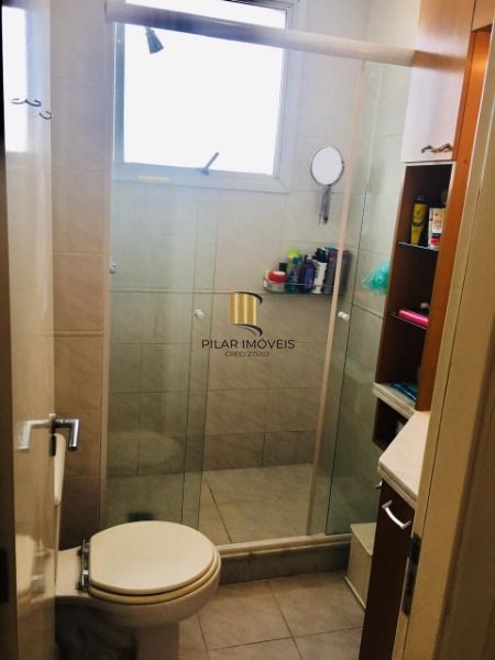 Apartamento com 02 dormitórios, 02 vagas de garagem no Bairro Floresta