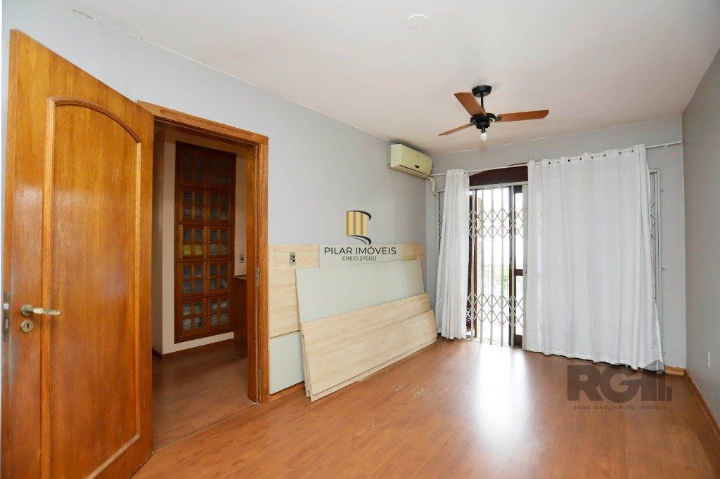 Casa 5 dormitórios no bairro Partenon