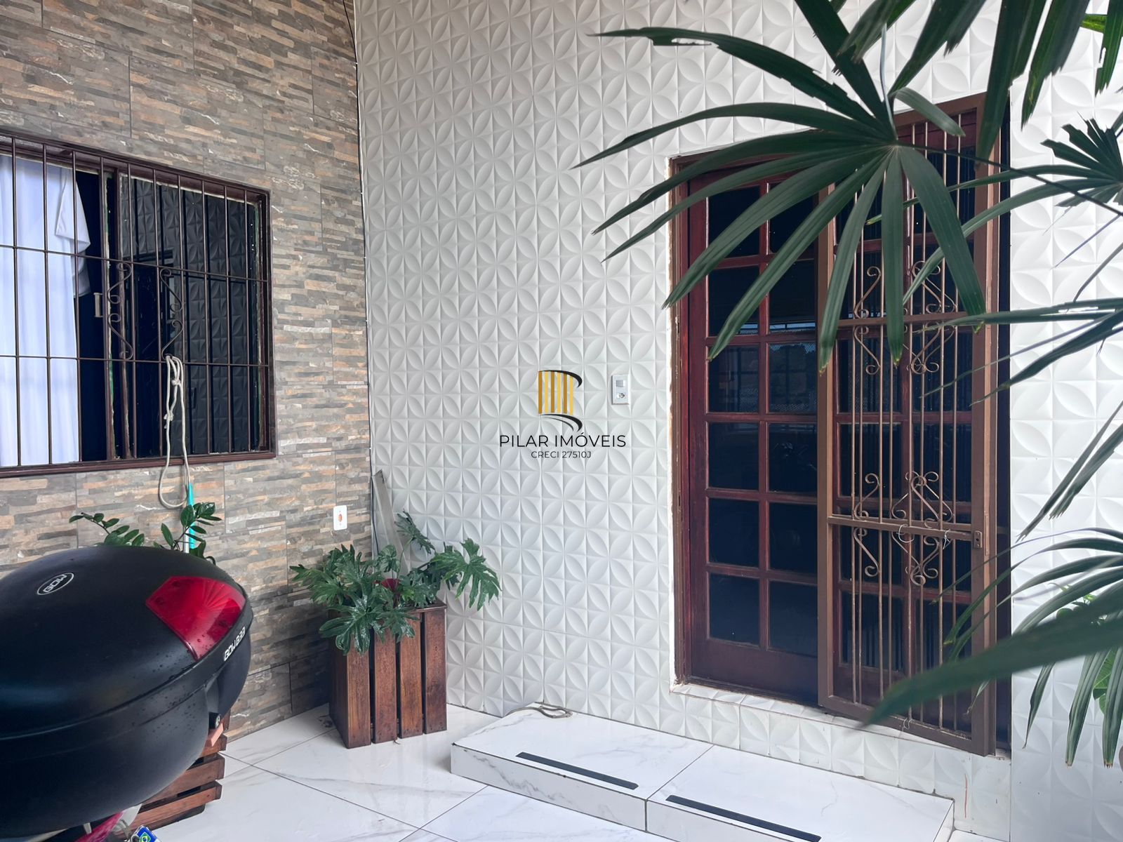 Vendo casa com piscina na Lomba do Pinheiro