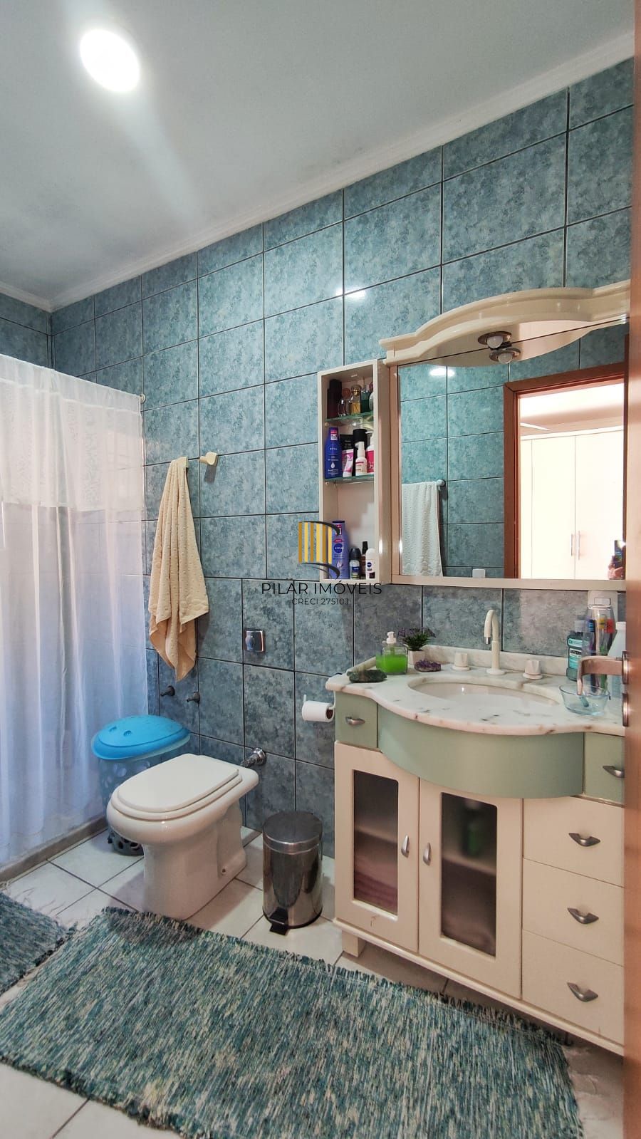 Casa com 4 Quartos e 2 banheiros e  2 Suites à Venda, 153 m² por R$ 990.000