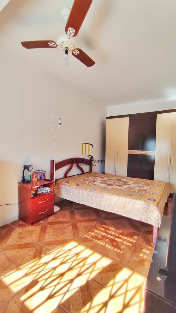 Casa com 170m², 3 dorm. no bairro Jardim Itu Sabará em Porto Alegre