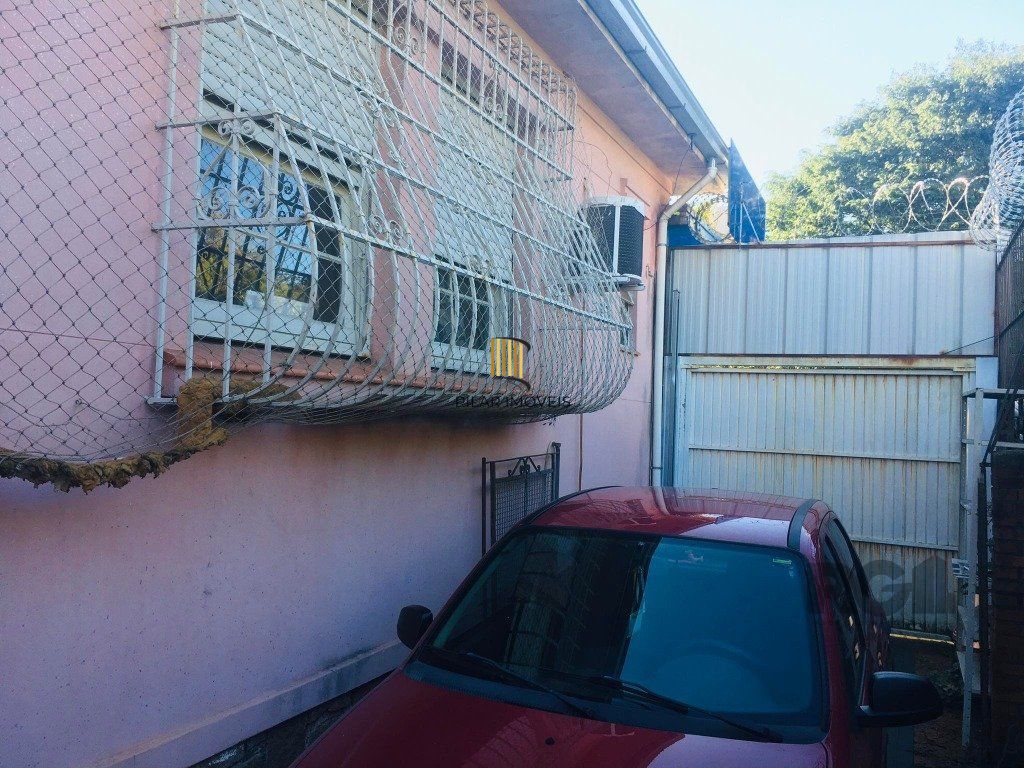 Casa 4 dormitórios no bairro Floresta