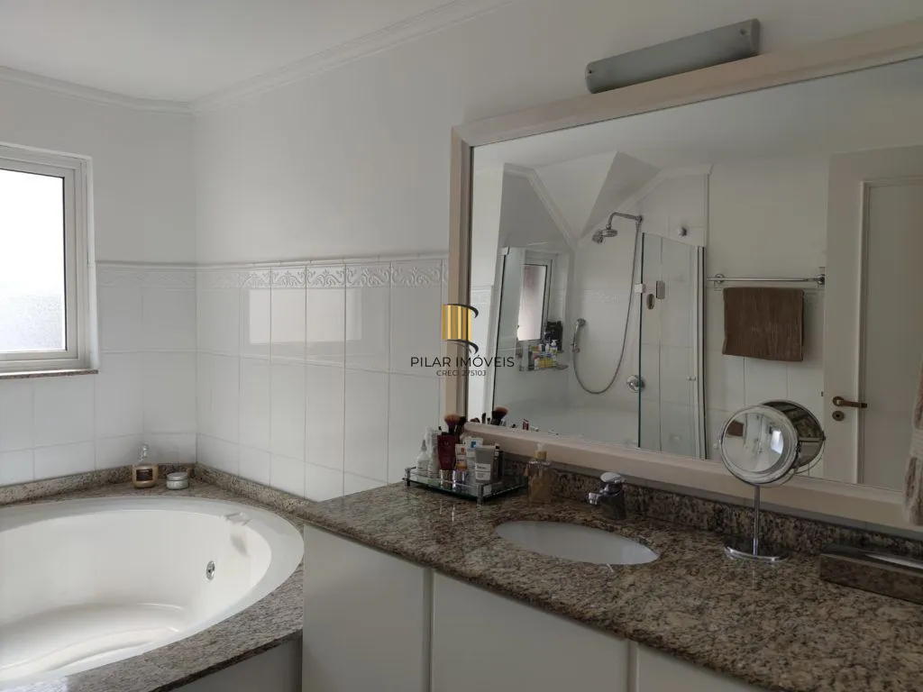 Casa 5 dormitórios no bairro Planalto