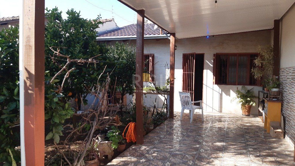 Casa para Venda - 98m², 3 dormitórios, sendo 1 suites, 1 vaga - Jardim Algarve