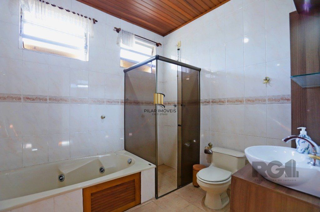 Casa 3 dormitórios no bairro Passo da Areia