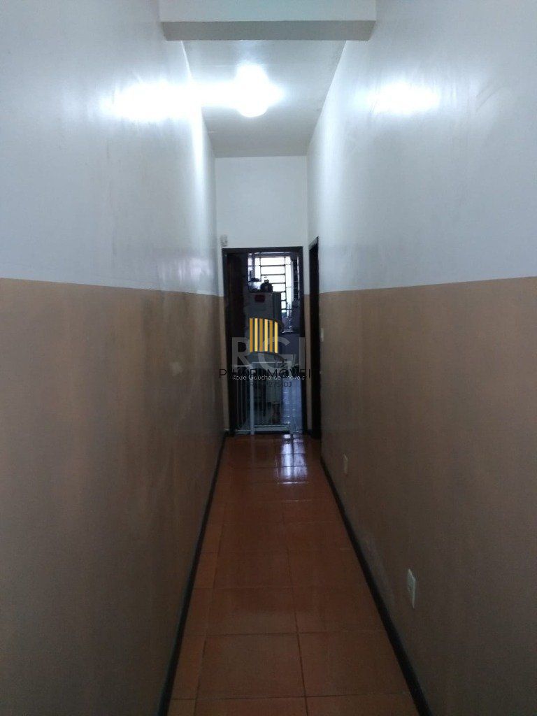 Casa para Venda - 265m², 5 dormitórios, sendo 2 suites, Floresta