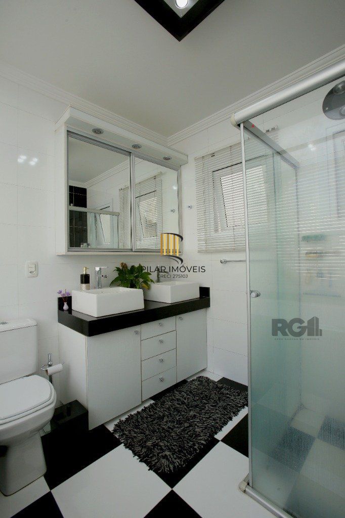 Casa 3 dormitórios no bairro Sarandi