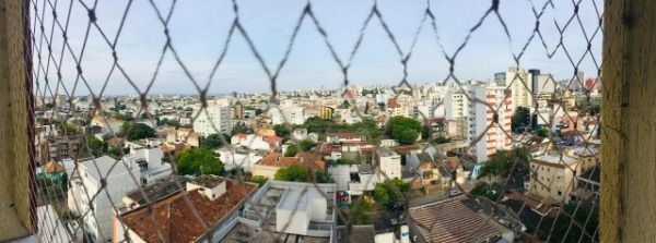 Apartamento com 02 dormitórios, 02 vagas de garagem no Bairro Floresta