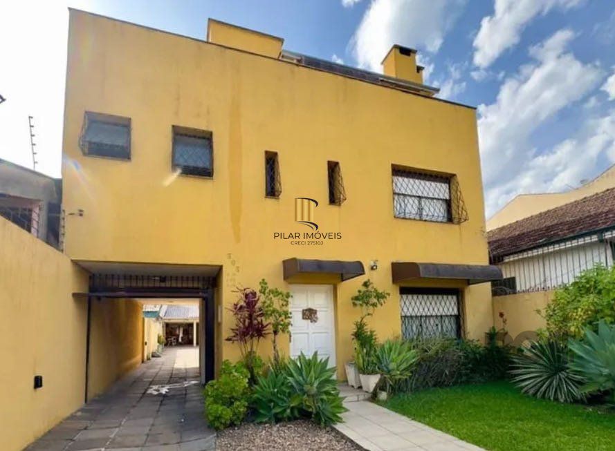 Casa sobrado no Partenon de 5 dormitórios 