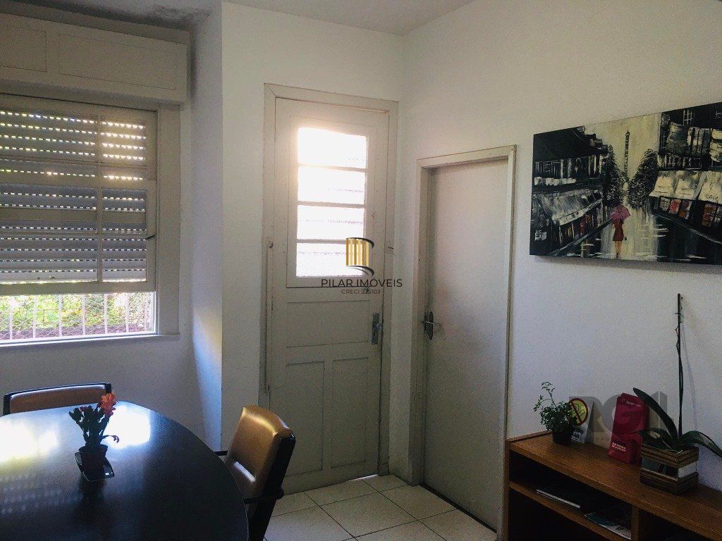 Casa 4 dormitórios no bairro Floresta