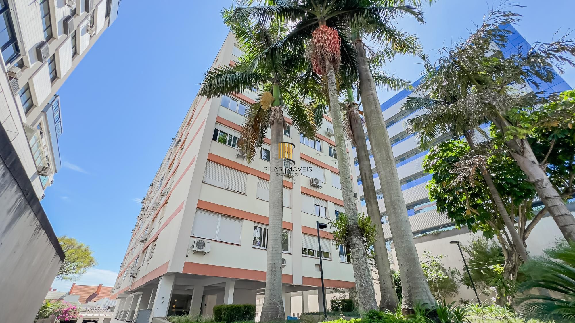 Apartamento 03 dormitórios com Garagem no Bairro 03 Figueiras em Porto Alegre