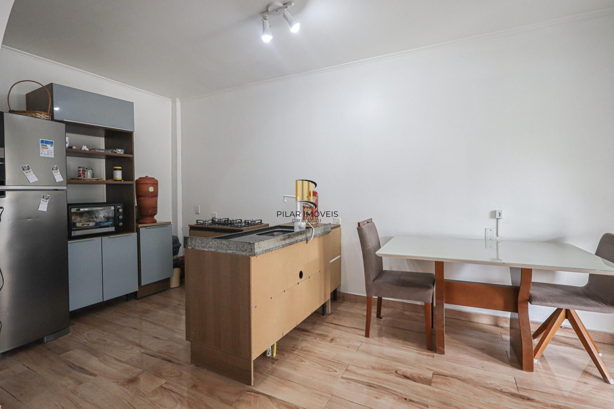 Casa semi mobiliada, 4 dormitórios no Bairro Jardim Sabará