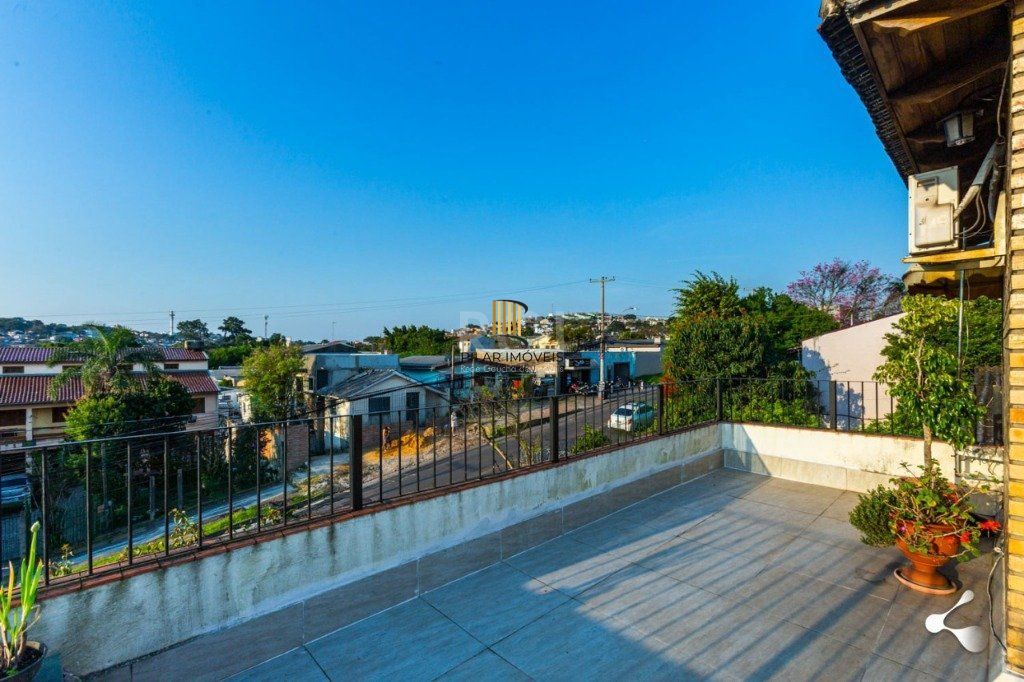 Casa para Venda - 231.27m², 3 dormitórios, sendo 1 suites, 3 vagas - Cristal