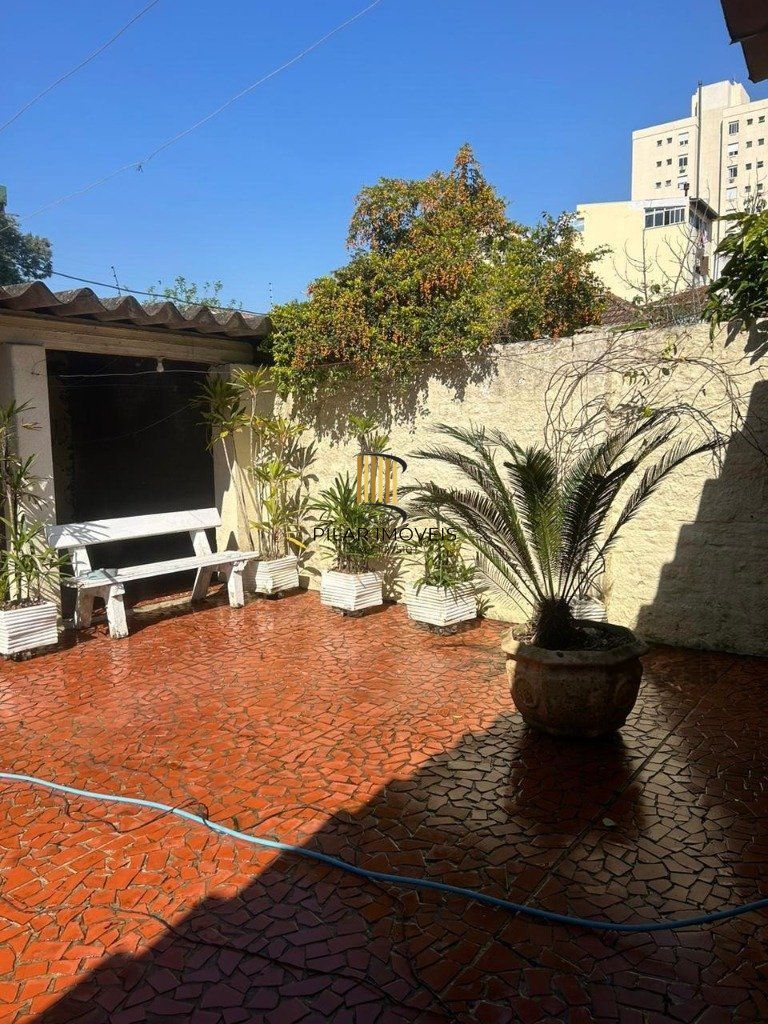 Casa 3 dormitórios no bairro Partenon