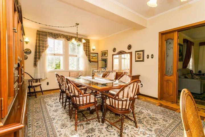 Casa em Petrópolis com terreno de 460 m2