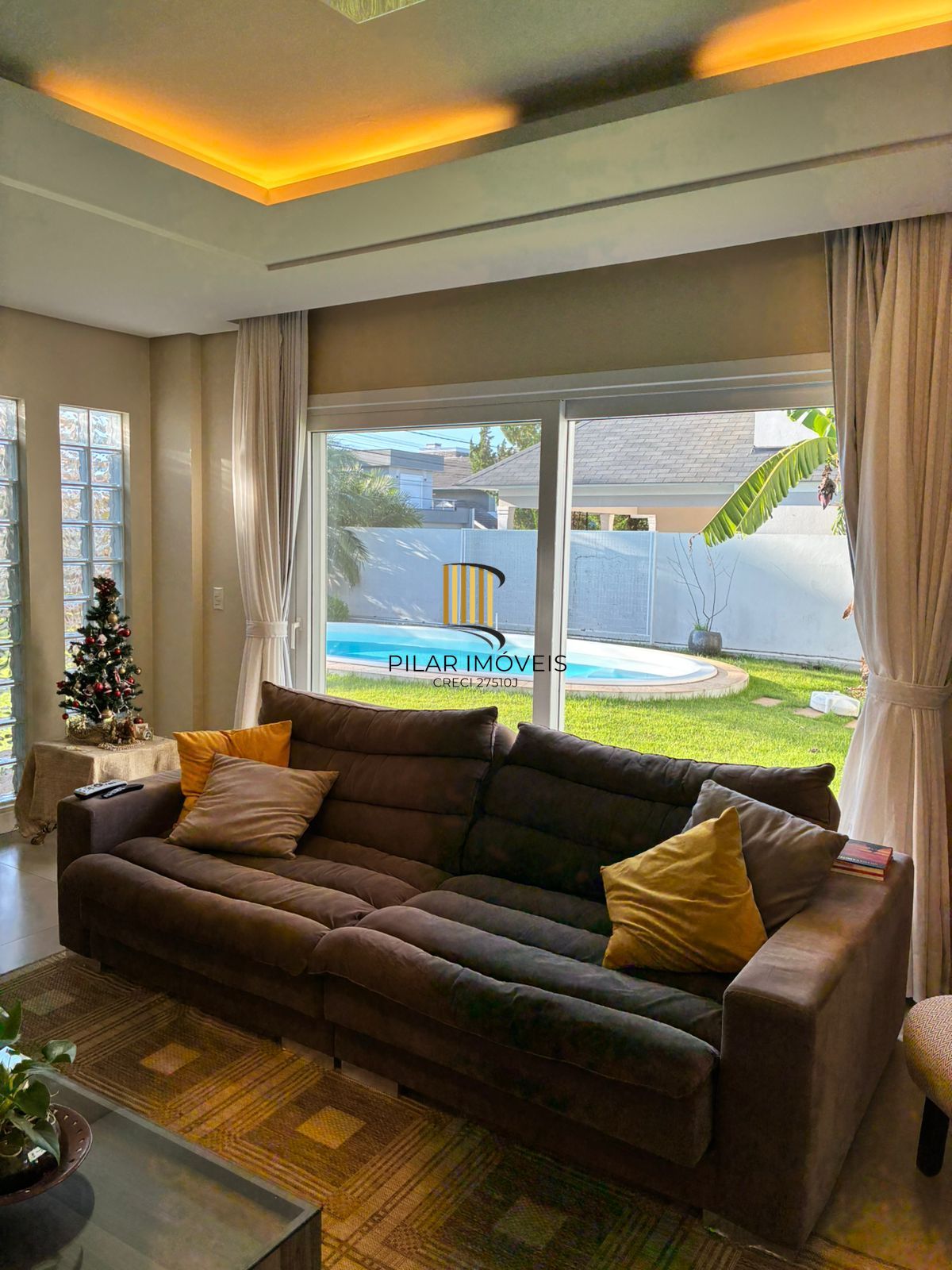 casa 4 dormitórios. 1 suite e demais peças