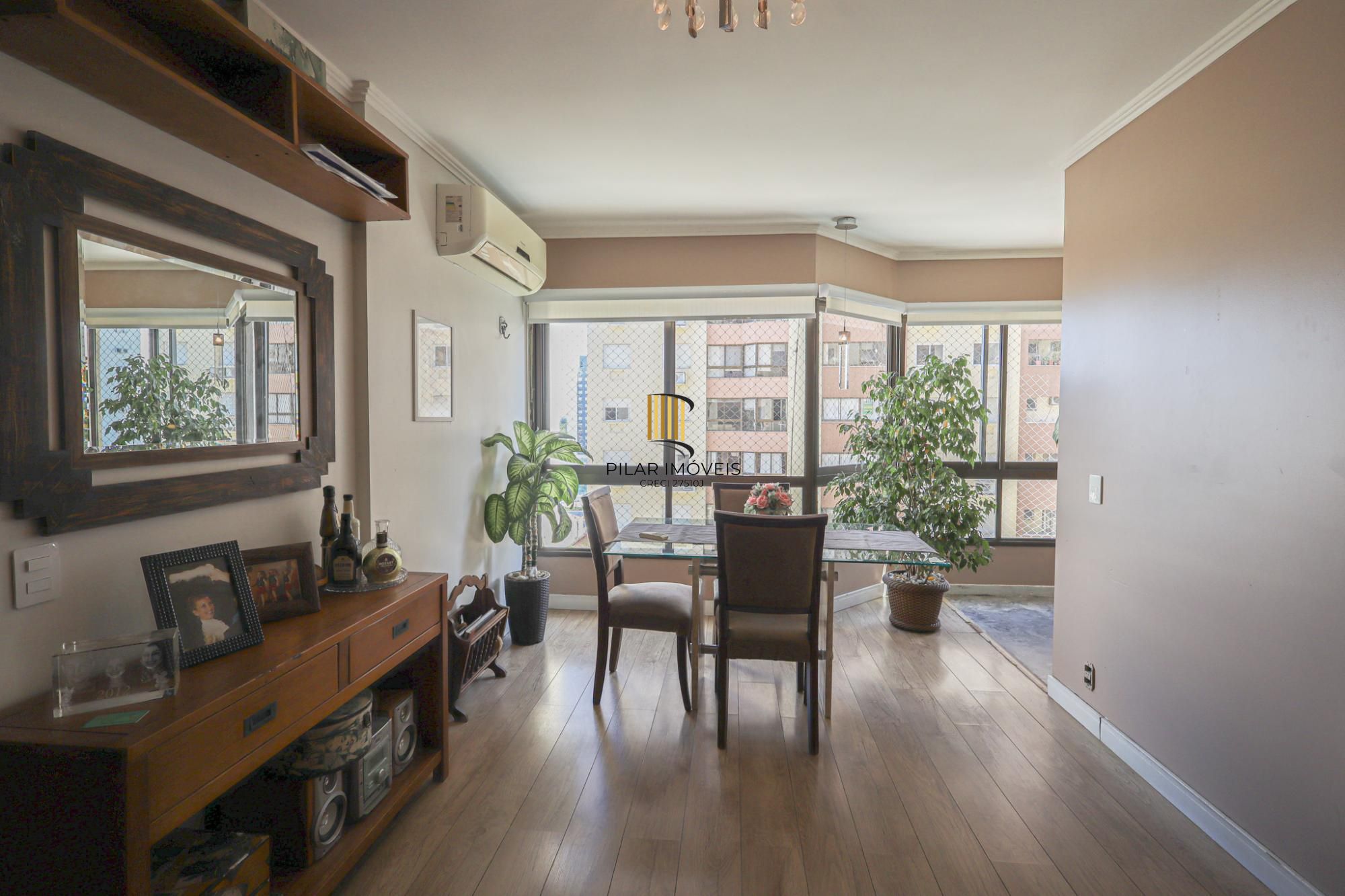 Apartamento 03 quartos com suite e garagem para 02 carros.