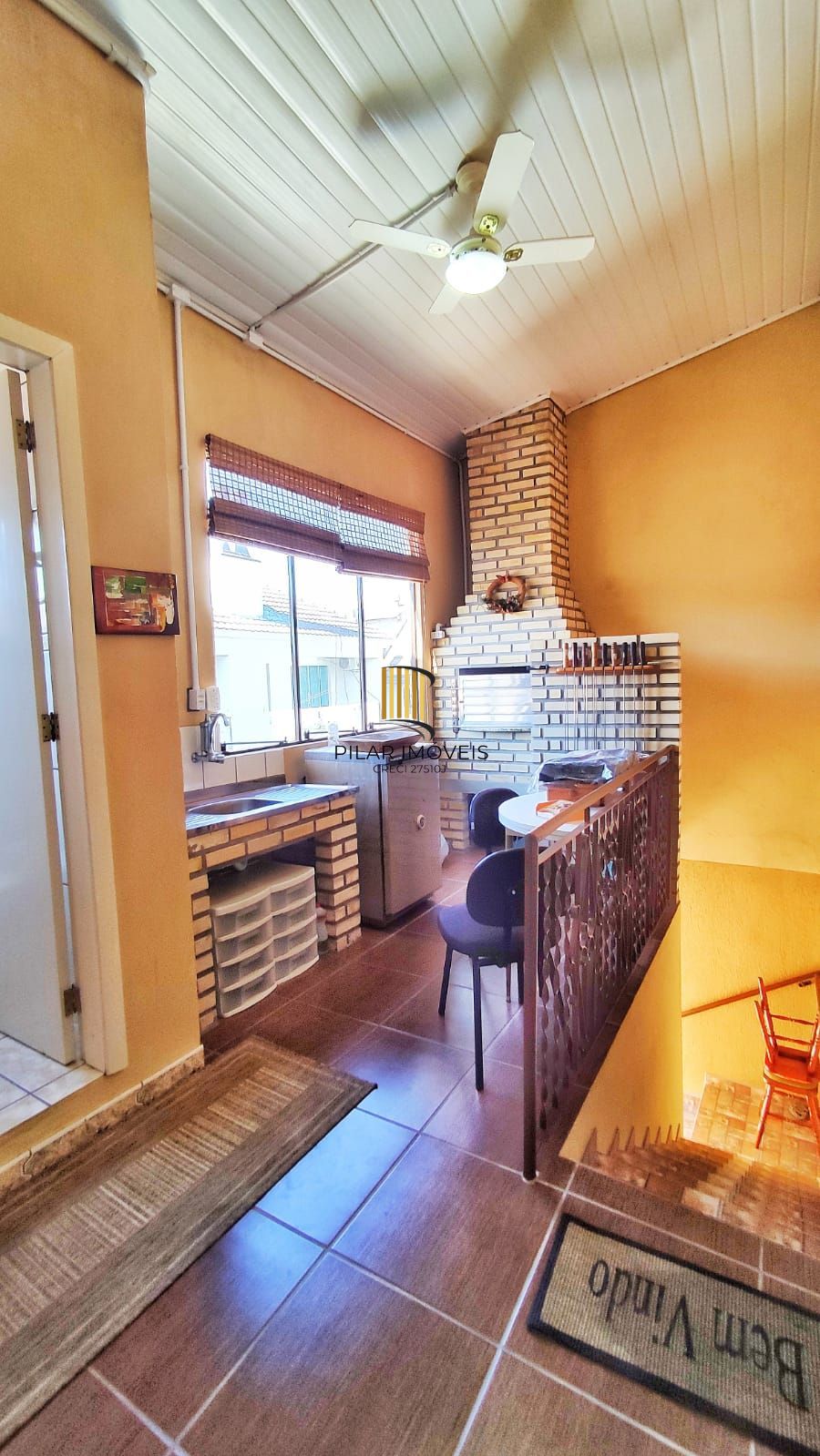 Casa com 4 Quartos e 2 banheiros e  2 Suites à Venda, 153 m² por R$ 990.000
