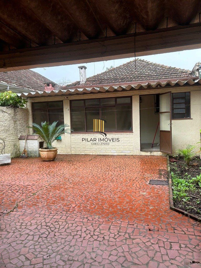 Casa 3 dormitórios no bairro Partenon