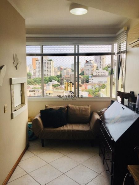 Apartamento com 02 dormitórios, 02 vagas de garagem no Bairro Floresta