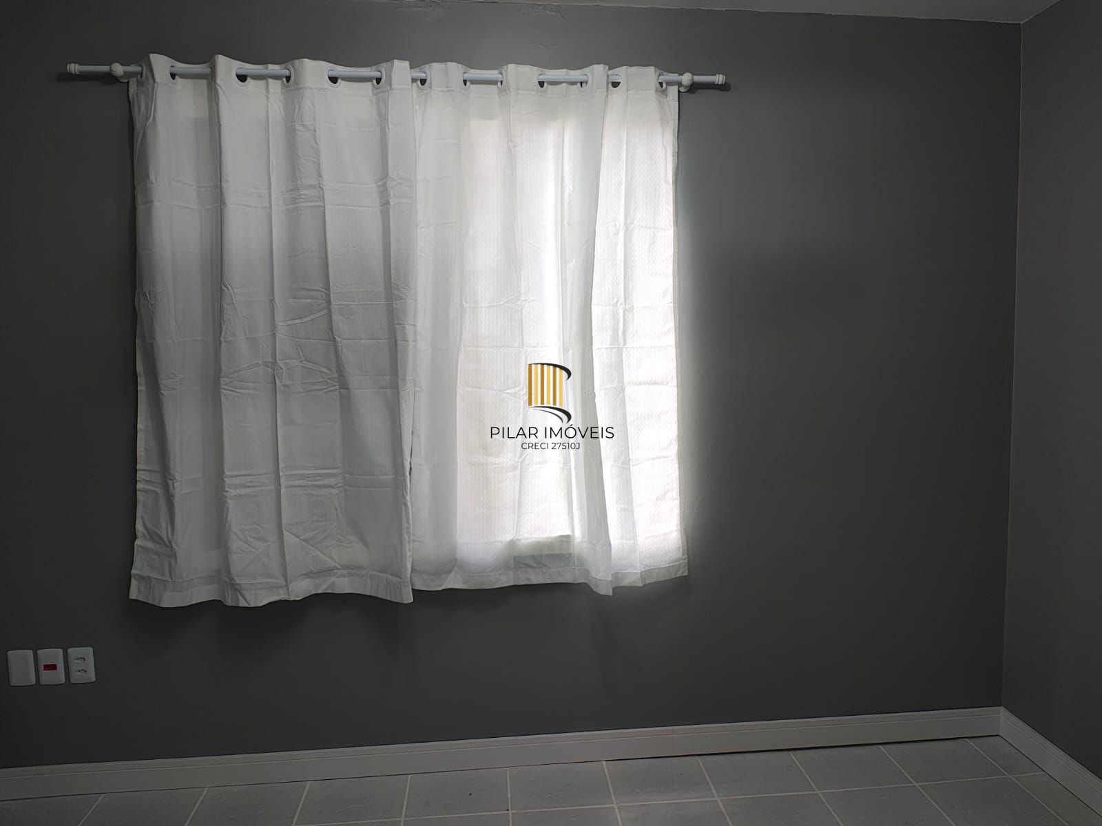 Apartamento de 01 quarto com estacionamento rotativo.