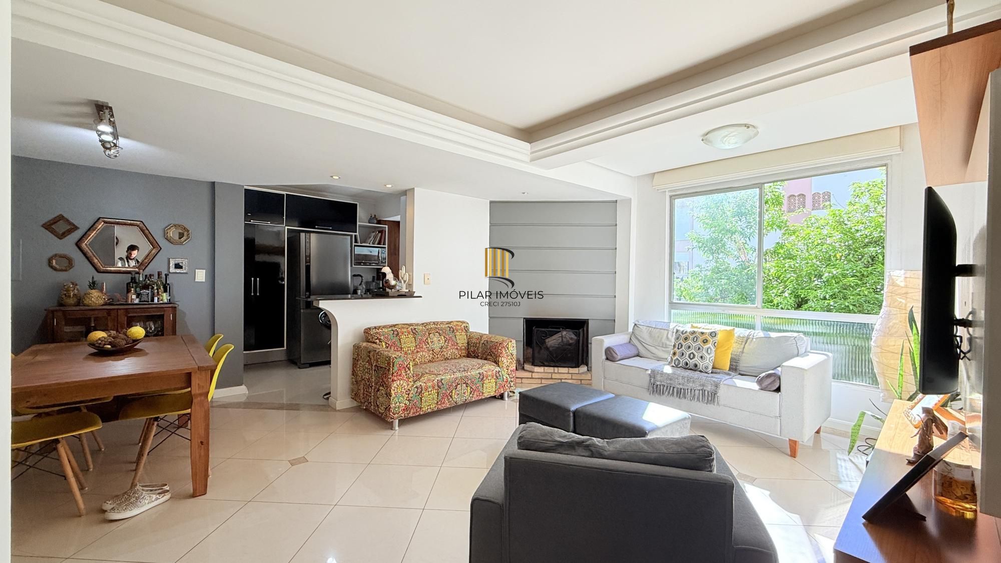 Cobertura Semimobiliada com Vista Panorâmica em Porto Alegre