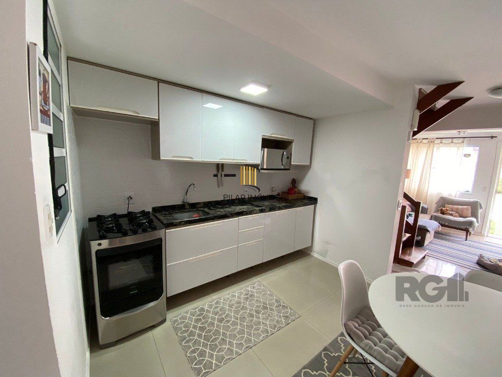 Vendo Casa em Condomínio Com Infra no Bairro Sarandi em Porto Alegre.
