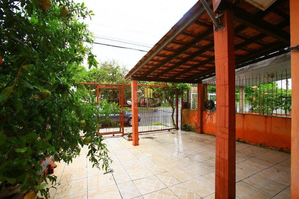 Casa 2 dormitórios no bairro Hípica