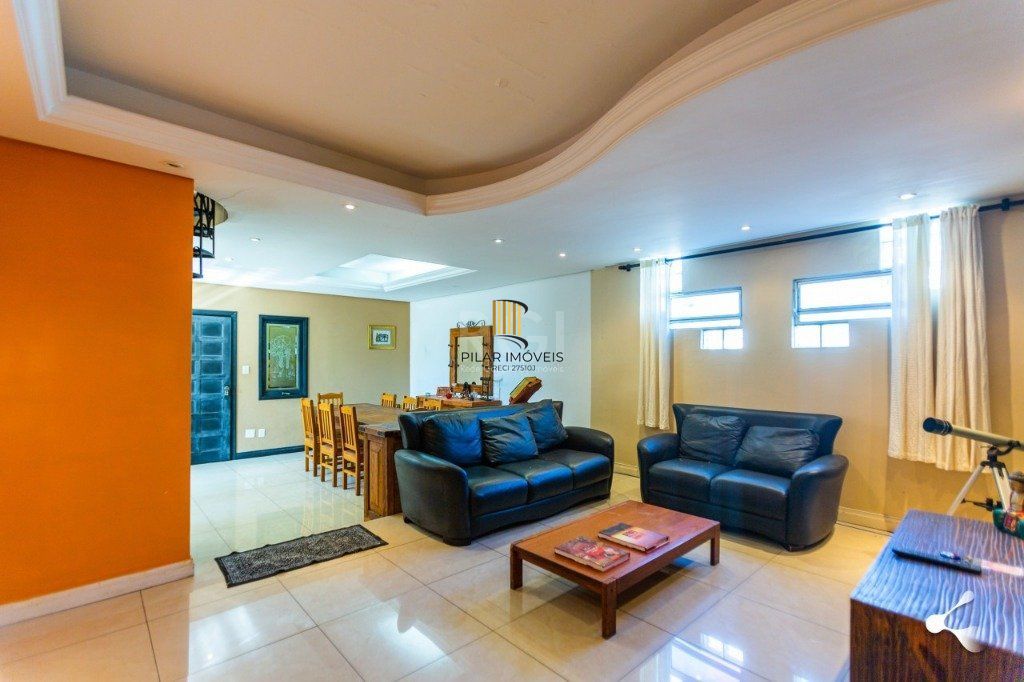 Casa para Venda - 500m², 3 dormitórios, sendo 3 suites, 4 vagas - Vila Ipiranga