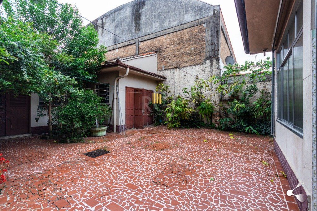Casa para Venda - 221m², 4 dormitórios, sendo 1 suites, 2 vagas - São Geraldo