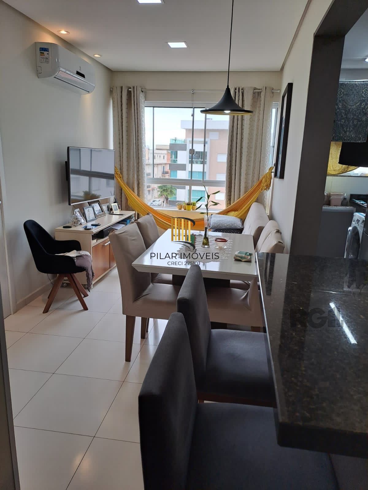 Apartamento para Venda - 68.75m², 2 dormitórios, sendo 1 suites, 1 vaga - Centro
