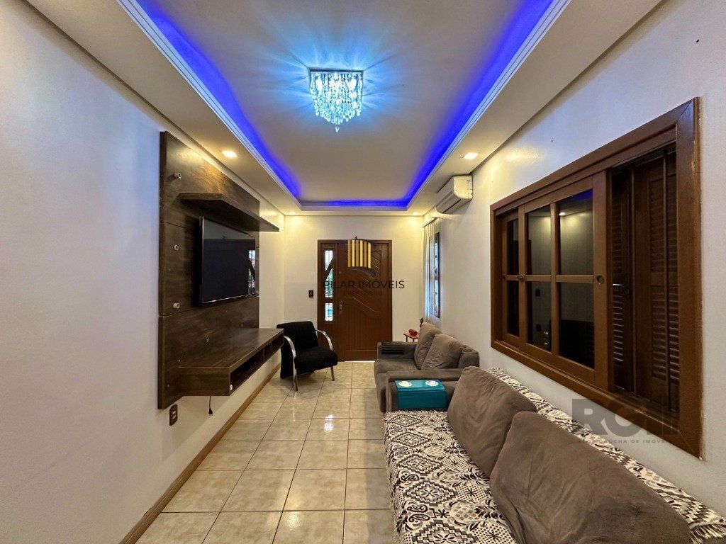 Casa 3 dormitórios no bairro Igara