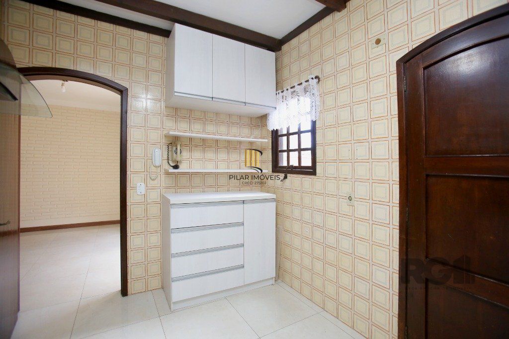 Casa de Condomínio 3 dormitórios no bairro Cristal