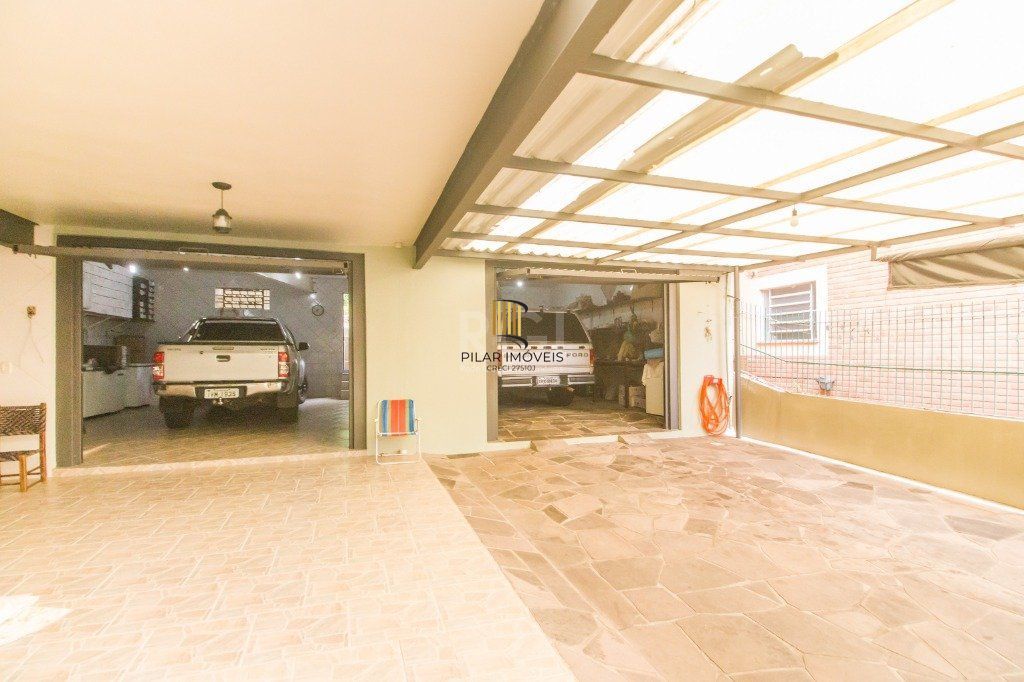 Casa para Venda - 380.83m², 5 dormitórios, sendo 1 suites, 2 vagas - Glória