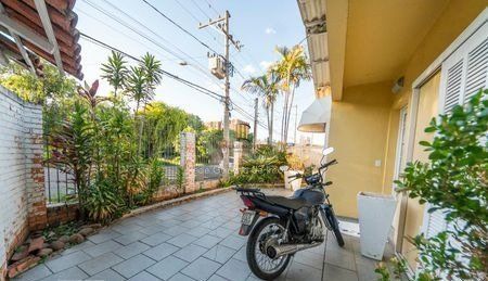 Casa para Venda - 166.64m², 3 dormitórios, sendo 1 suites, 2 vagas - Guarani