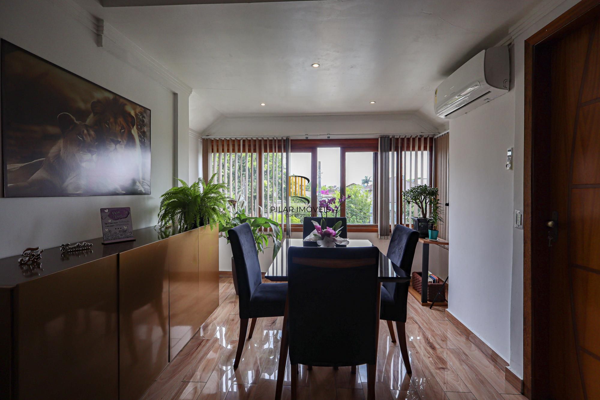 Casa semi mobiliada, 4 dormitórios no Bairro Jardim Sabará