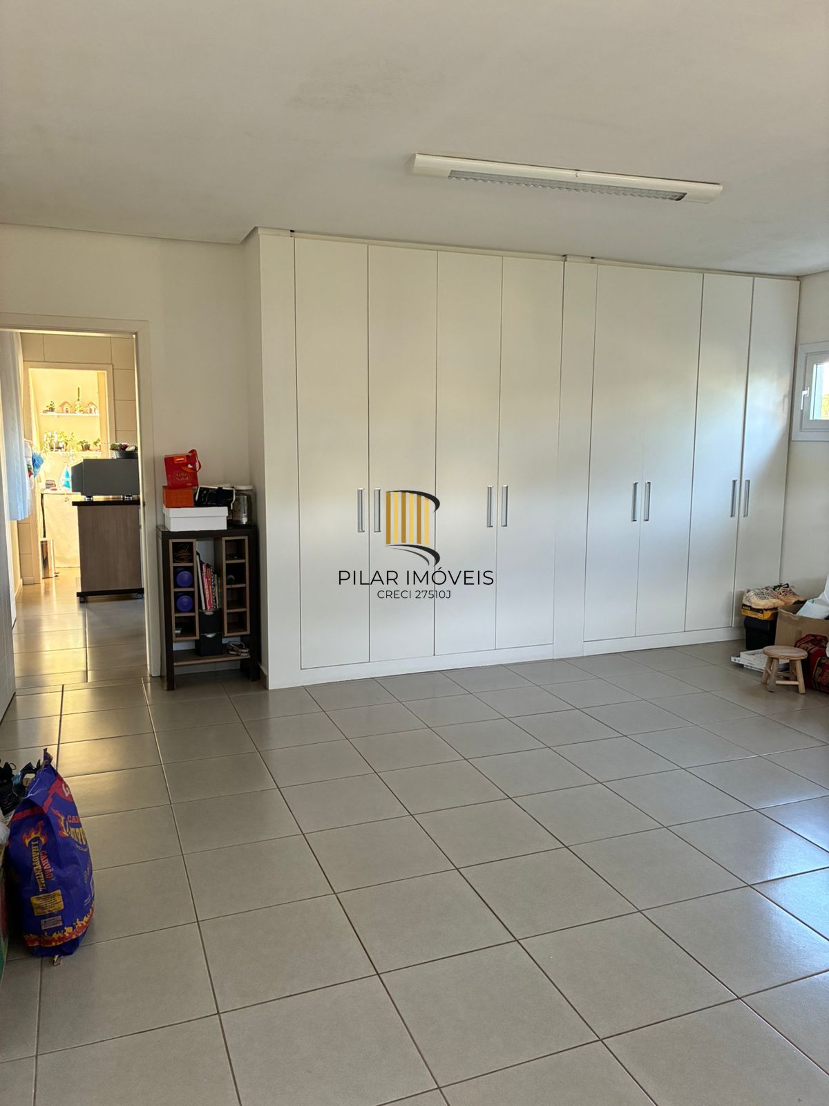 casa 4 dormitórios. 1 suite e demais peças