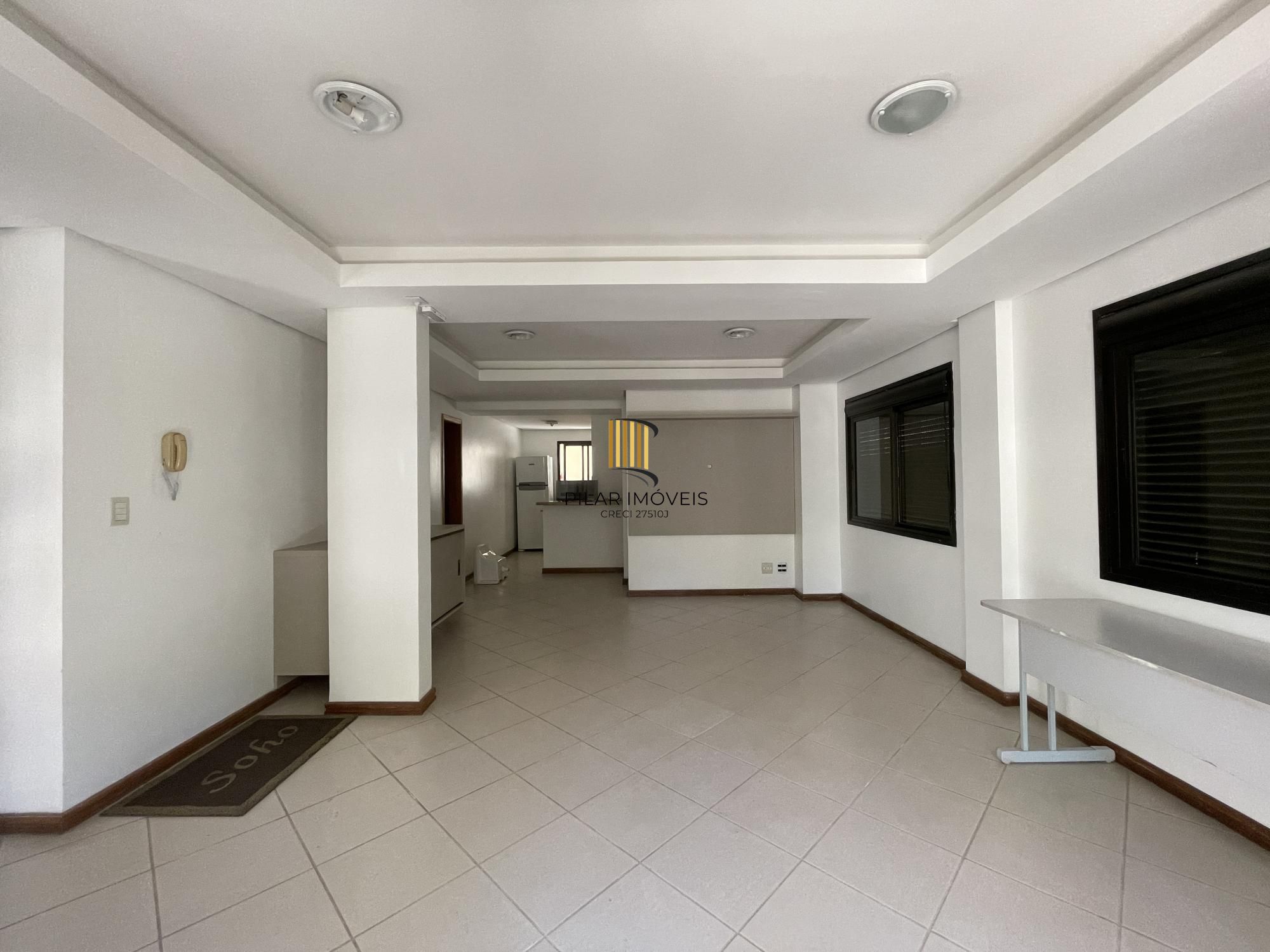 No Moinhos De Vento 02 Dorm. 02 Vagas , Churrasqueira, muito sol e privacidade