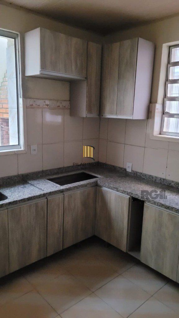 Schumacher loca apt° térreo com terraço, 2 quartos, cozinha semi-mob,  churrasqueira no garden