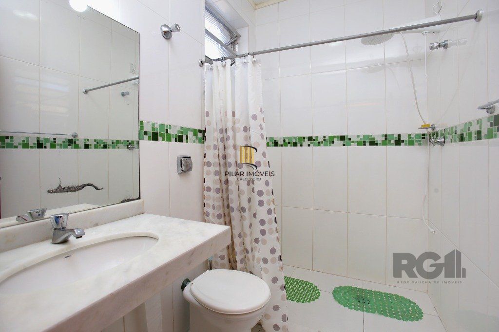 Apartamento de 02 dormitórios no Bairro Moinhos de Vento