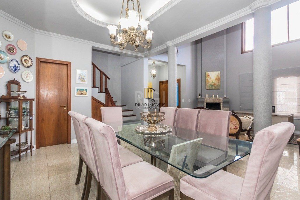 Casa 4 dormitórios no bairro Glória