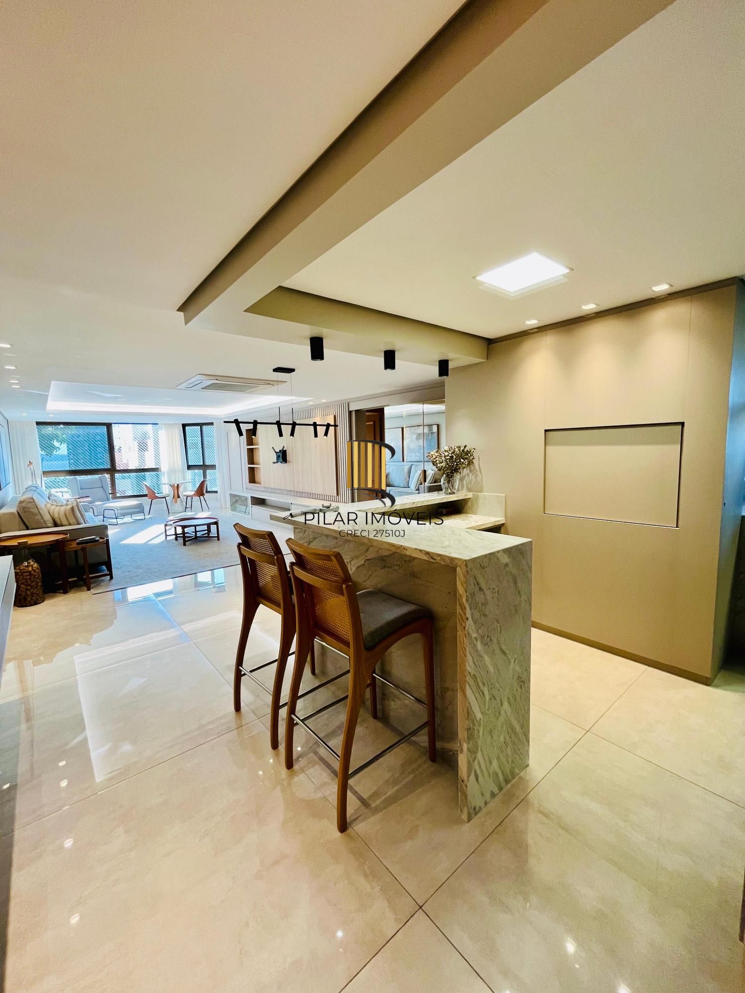 Apartamento de 145m² com projeto de arquiteta e 3 dormitórios no bairro Tristeza