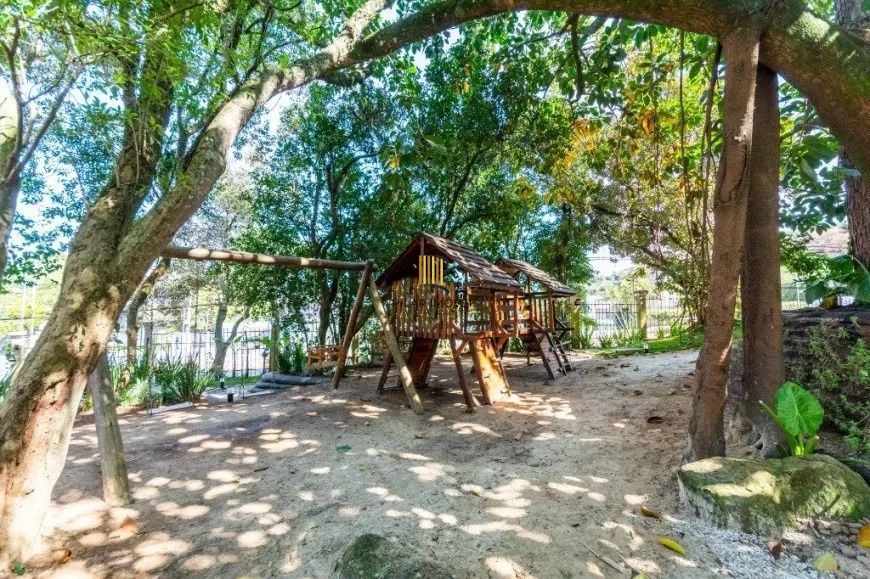 Casa de Esquina exclusiva em condominio fechado!!!