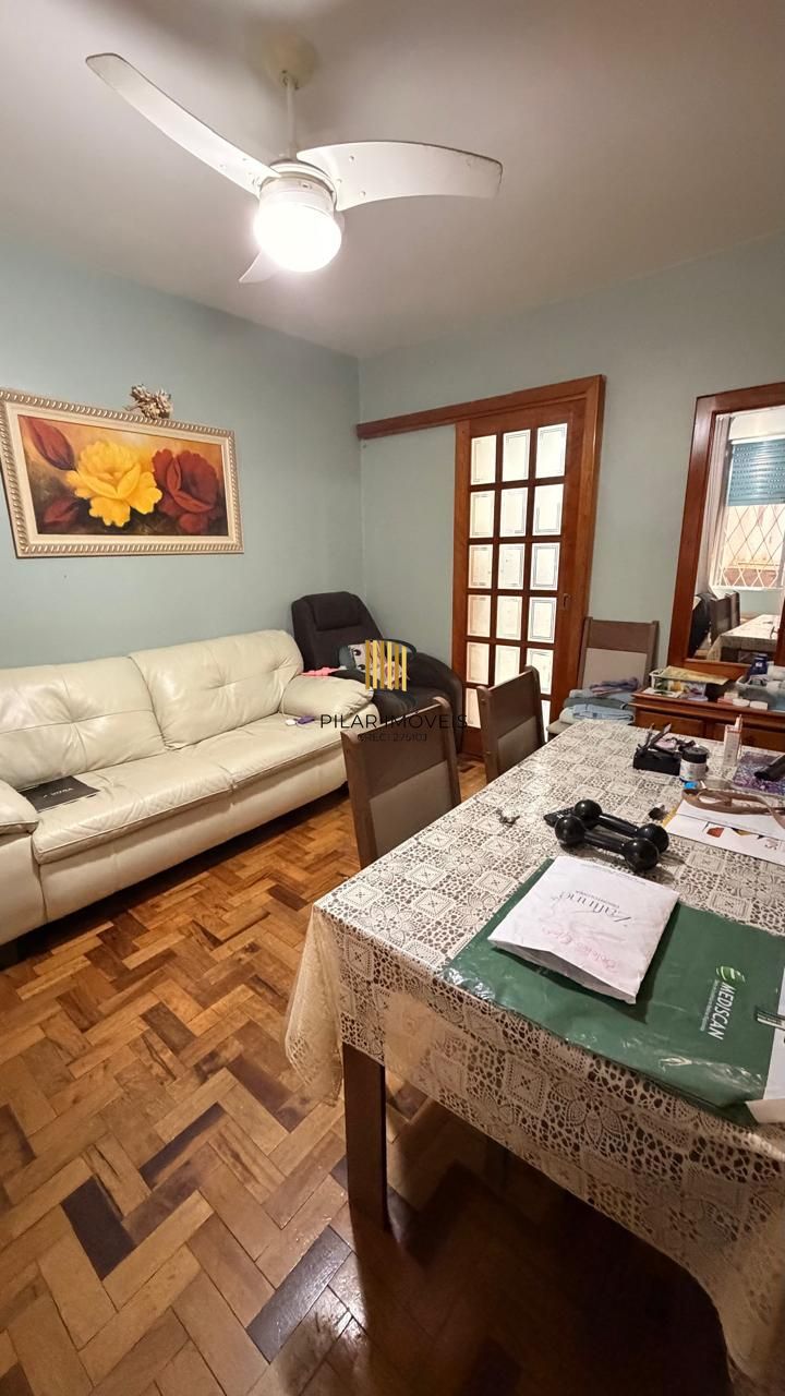 Apartamento de 3 dormitórios, localizado na Rua Marechal Mesquita.